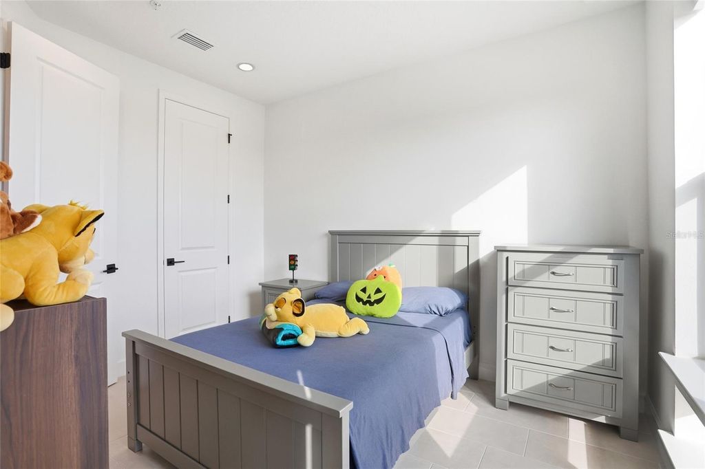 Image 25 of property listing at 2038 PACKING DISTRICT WAY, Orlando, FL 32804