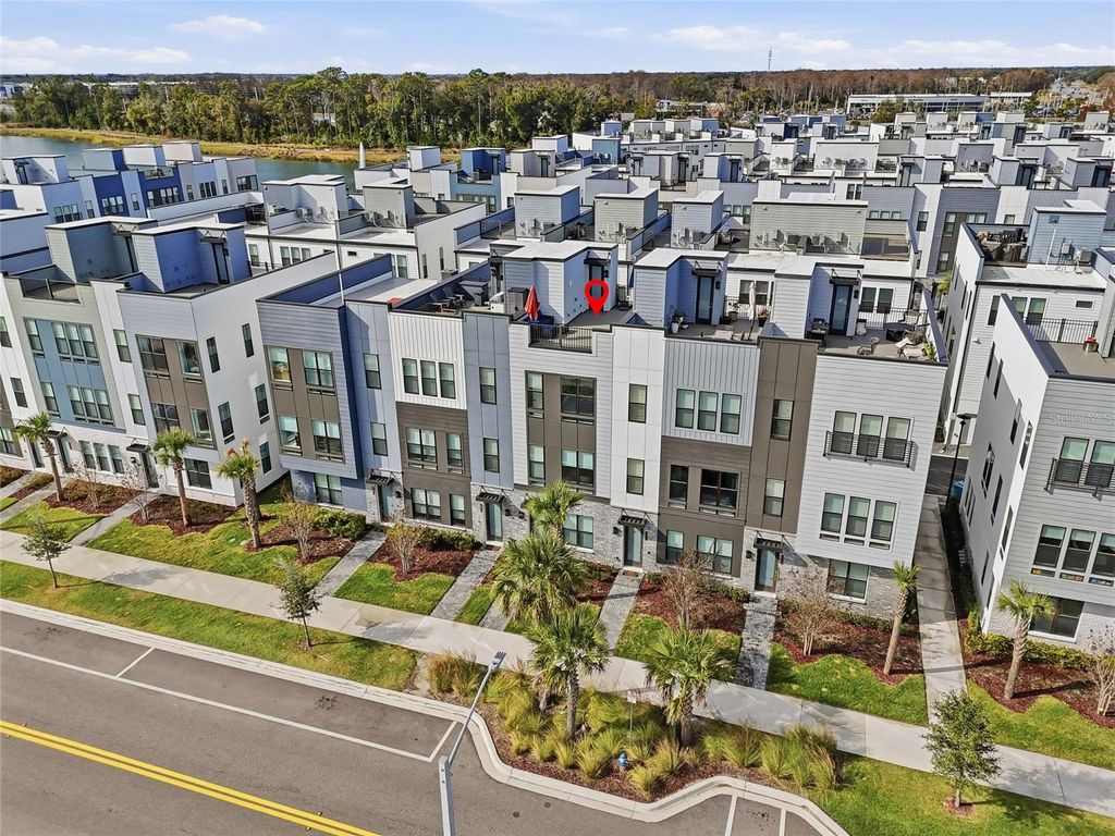 Image 40 of property listing at 2038 PACKING DISTRICT WAY, Orlando, FL 32804