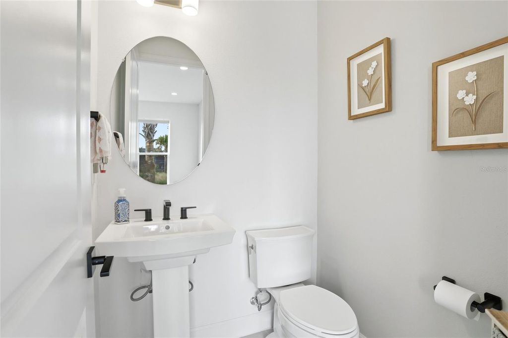 Image 10 of property listing at 2038 PACKING DISTRICT WAY, Orlando, FL 32804