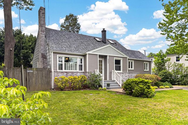 3304 SLADE RUN DR, Falls Church, VA 22042