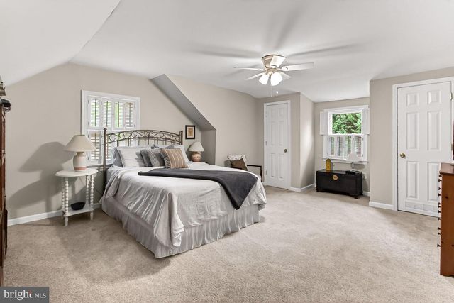 3304 SLADE RUN DR, Falls Church, VA 22042