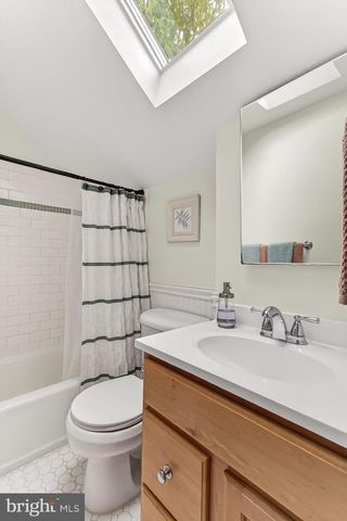 3304 SLADE RUN DR, Falls Church, VA 22042