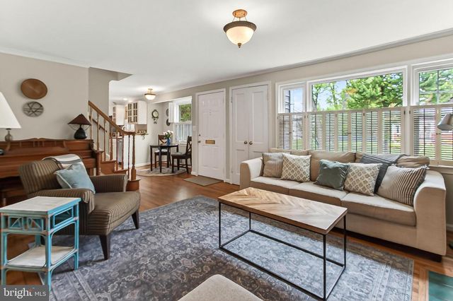 3304 SLADE RUN DR, Falls Church, VA 22042