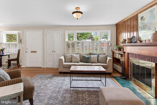 3304 SLADE RUN DR, Falls Church, VA 22042