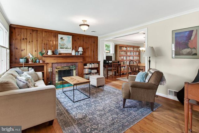 3304 SLADE RUN DR, Falls Church, VA 22042