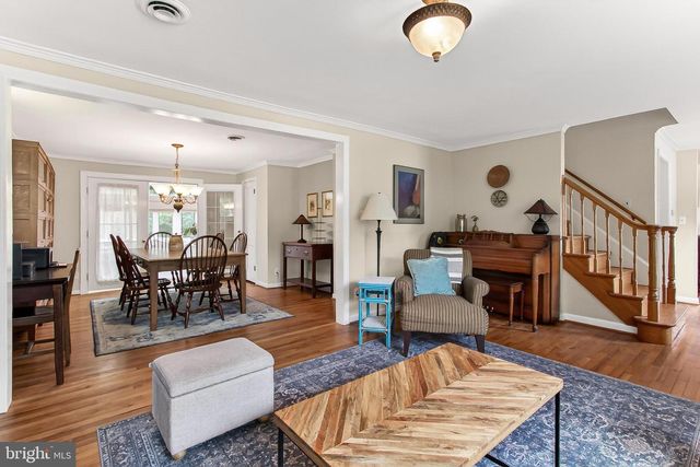 3304 SLADE RUN DR, Falls Church, VA 22042