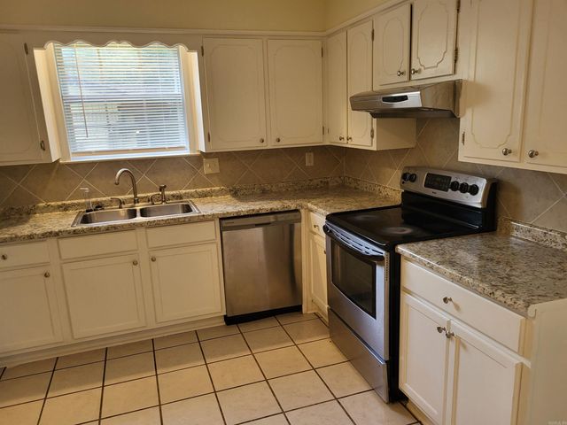 9105 Peach Tree Lane, Sherwood, AR 72120