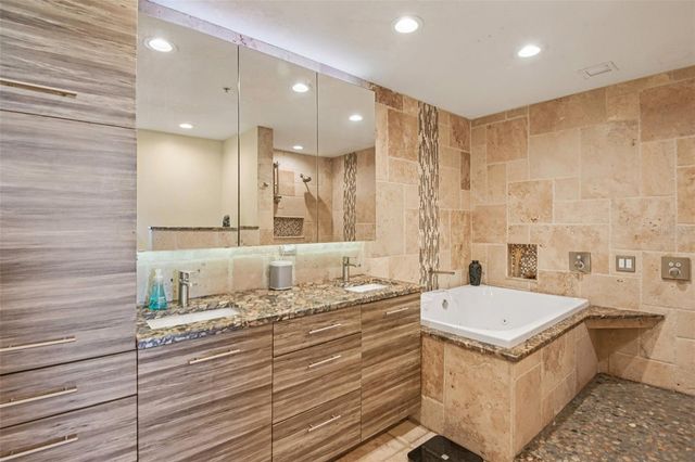 226 5TH AVENUE N 801, St Petersburg, FL 33701