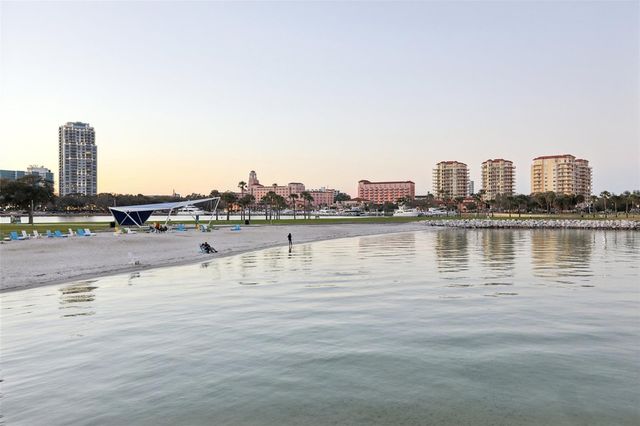 226 5TH AVENUE N 801, St Petersburg, FL 33701