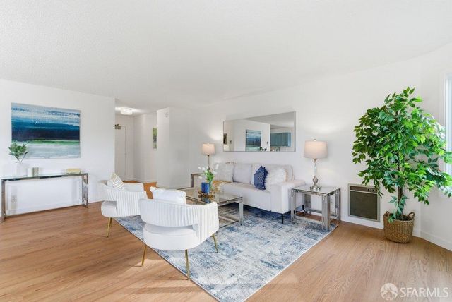 208 North Lake Merced Hills 3C, San Francisco, CA 94132