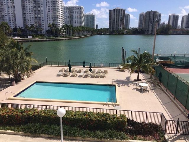 2780 NE 183rd Street 1515, Aventura, FL 33160