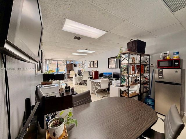 1101 SW 8th St 203, Miami, FL 33130