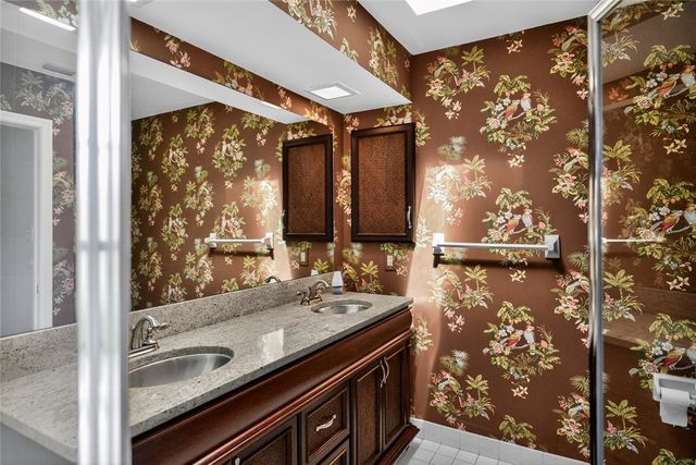 111 Prestwick Circle 1, Vero Beach, FL 32967