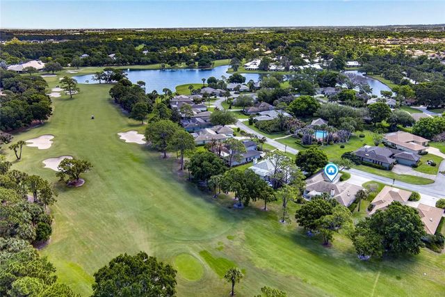 111 Prestwick Circle 1, Vero Beach, FL 32967