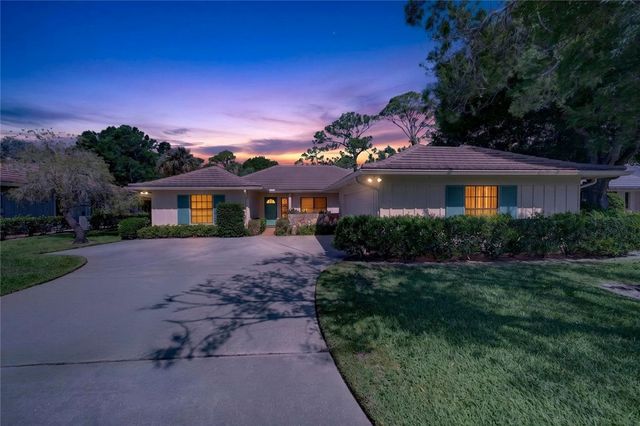 111 Prestwick Circle 1, Vero Beach, FL 32967