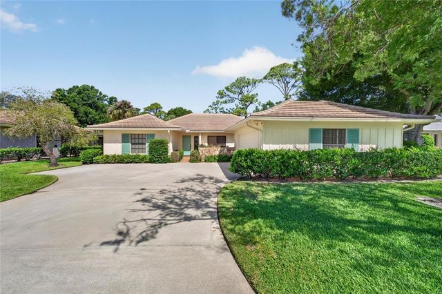 111 Prestwick Circle 1, Vero Beach, FL 32967