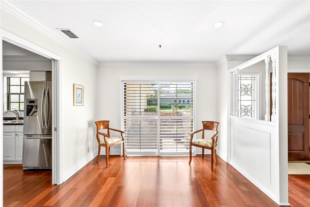 111 Prestwick Circle 1, Vero Beach, FL 32967