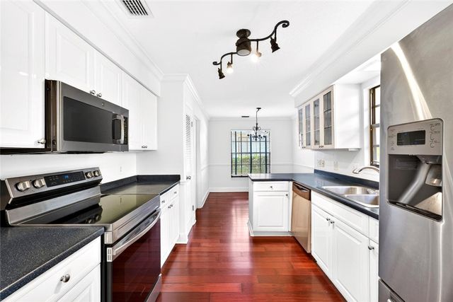 111 Prestwick Circle 1, Vero Beach, FL 32967