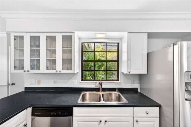 111 Prestwick Circle 1, Vero Beach, FL 32967