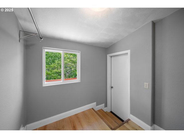 2111 GREENWOOD Ave, Reedsport, OR 97467