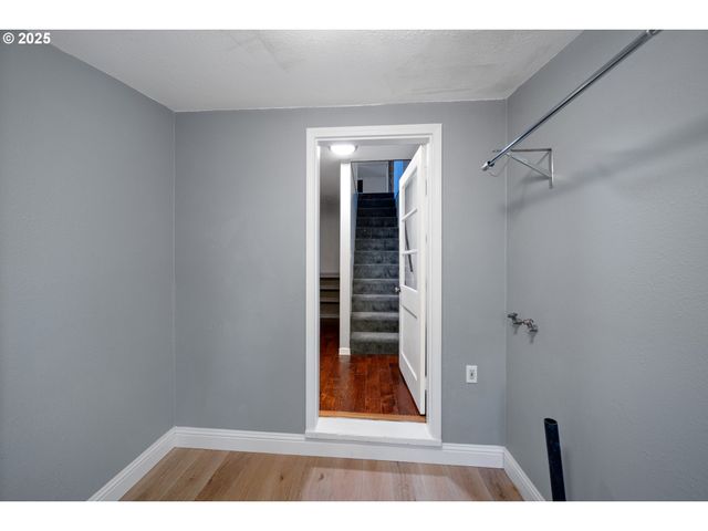 2111 GREENWOOD Ave, Reedsport, OR 97467