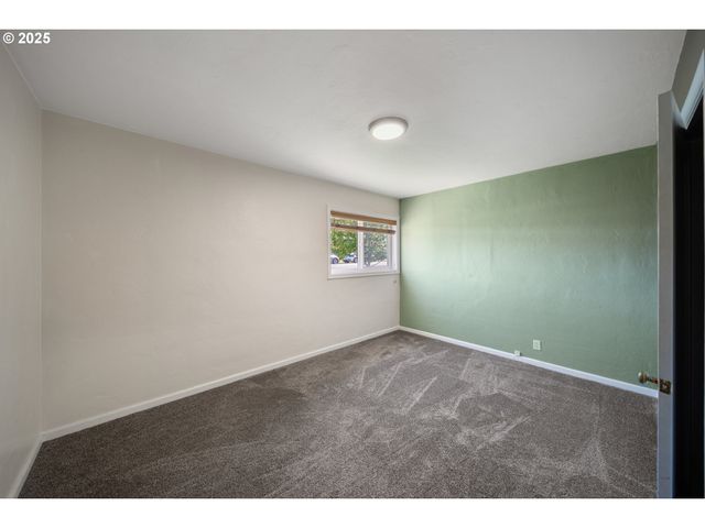 2111 GREENWOOD Ave, Reedsport, OR 97467