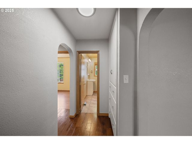 2111 GREENWOOD Ave, Reedsport, OR 97467