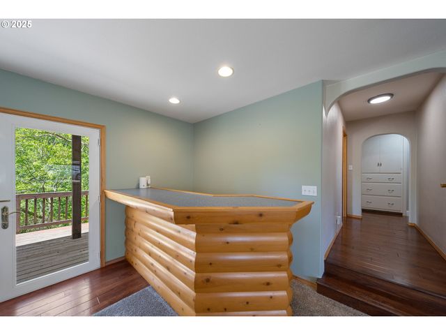 2111 GREENWOOD Ave, Reedsport, OR 97467