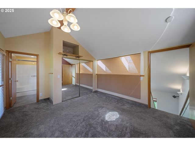 2111 GREENWOOD Ave, Reedsport, OR 97467