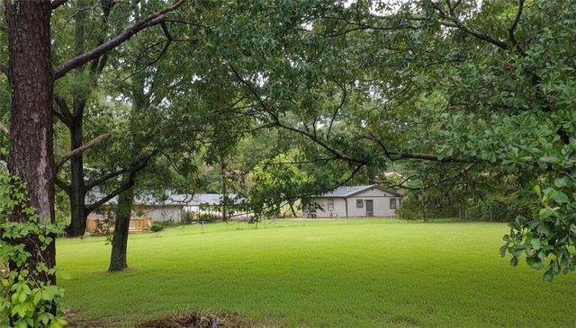 2541 Poplar Street, Snellville, GA 30078