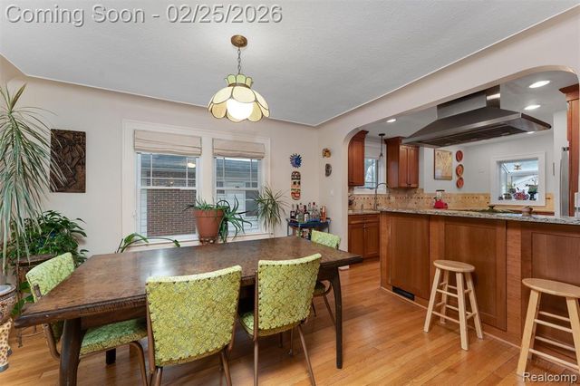 703 W Lewiston Avenue, Ferndale, MI 48220