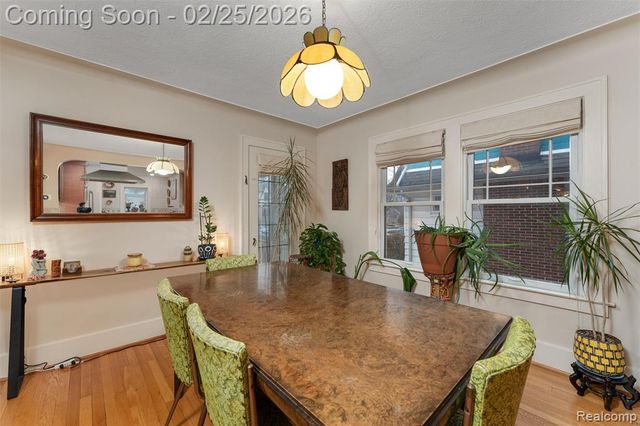 703 W Lewiston Avenue, Ferndale, MI 48220