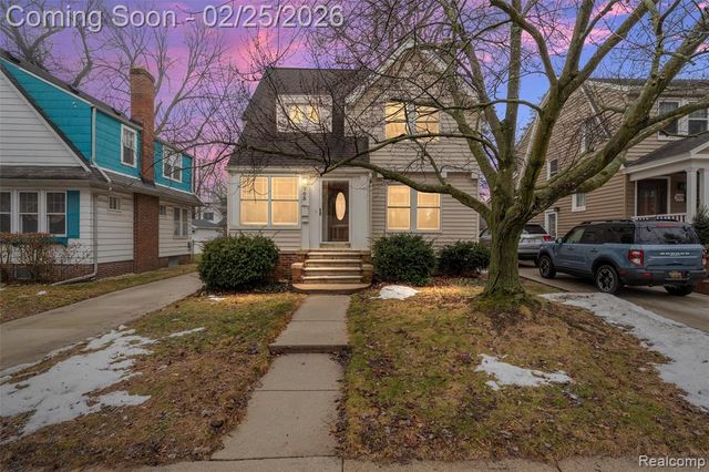 703 W Lewiston Avenue, Ferndale, MI 48220