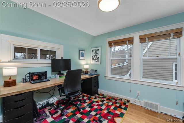 703 W Lewiston Avenue, Ferndale, MI 48220