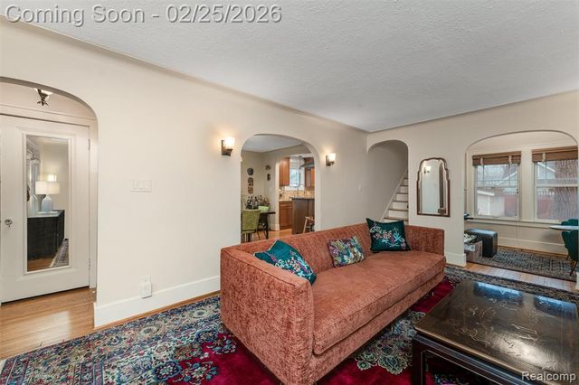 703 W Lewiston Avenue, Ferndale, MI 48220