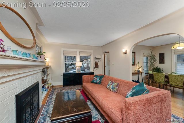 703 W Lewiston Avenue, Ferndale, MI 48220