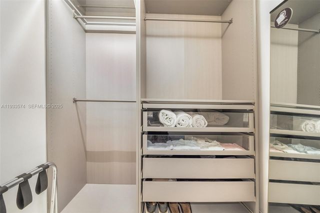 488 NE 18th St 305, Miami, FL 33132