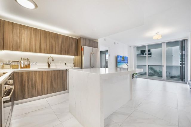 488 NE 18th St 305, Miami, FL 33132