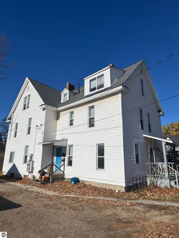 Image 2 of property listing at 501 S University, Mt Pleasant, MI 48858