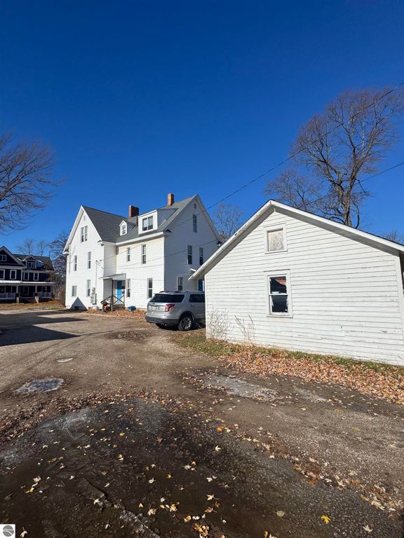 Image 3 of property listing at 501 S University, Mt Pleasant, MI 48858