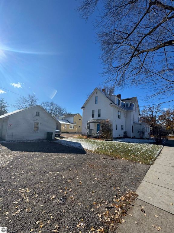 Image 4 of property listing at 501 S University, Mt Pleasant, MI 48858