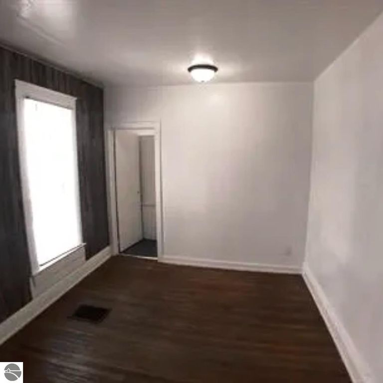 Image 9 of property listing at 501 S University, Mt Pleasant, MI 48858