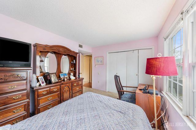 217 Mayflower Way B, Jamesburg, NJ 08831