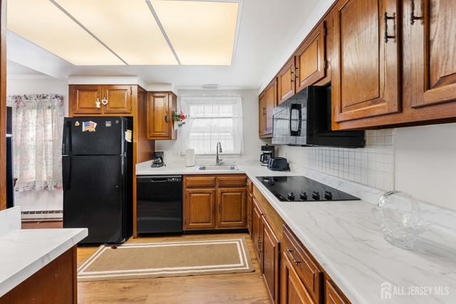 217 Mayflower Way B, Jamesburg, NJ 08831