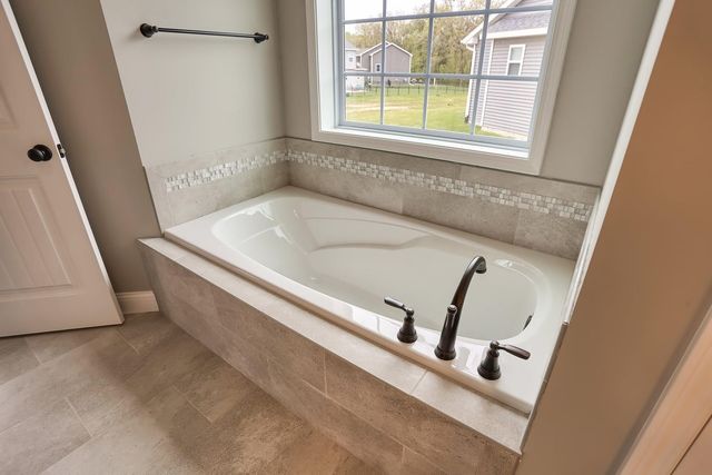 303 Collins Drive, Mahomet, IL 61853