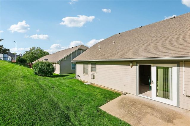 731 N Somerset Terrace, Olathe, KS 66062