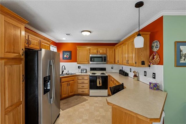 731 N Somerset Terrace, Olathe, KS 66062