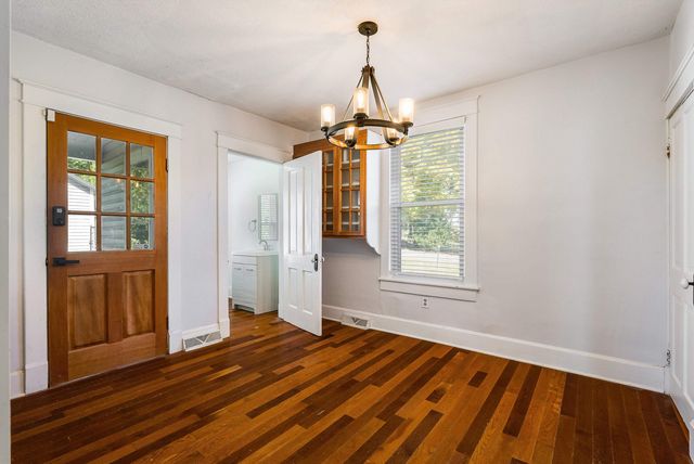 72 LIBERTY ST, Weyers Cave, VA 24486