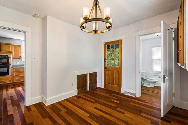 72 LIBERTY ST, Weyers Cave, VA 24486