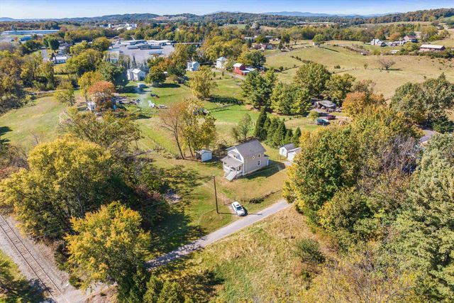 72 LIBERTY ST, Weyers Cave, VA 24486